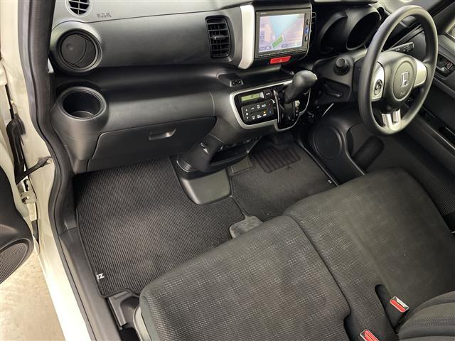 N-BOX G SSパッケージ 純正ナビ☆両側パワースライドドアワンオーナーワンセグテレビフロアマットドアバイザーオートライト社外アルミホイールD/NシートヒーターBluetoothプッシュスート(26枚目)