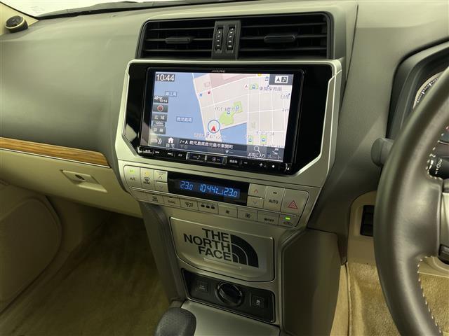 ランドクルーザープラド ＴＸ　社外ＳＤナビ　ＡＬＰＩＮＥスピーカー　バックカメラ　パーキングセンサー　社外フロアマット　リフトアップ　ＥＴＣ　ＬＤＡ　ＰＣＳ　ＡＣＣ　ＬＥＤヘッドライト　社外ＡＷ　ホワイトレタータイヤ（5枚目）