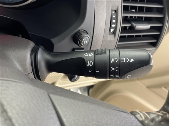 ランドクルーザープラド ＴＸ　社外ＳＤナビ　ＡＬＰＩＮＥスピーカー　バックカメラ　パーキングセンサー　社外フロアマット　リフトアップ　ＥＴＣ　ＬＤＡ　ＰＣＳ　ＡＣＣ　ＬＥＤヘッドライト　社外ＡＷ　ホワイトレタータイヤ（9枚目）