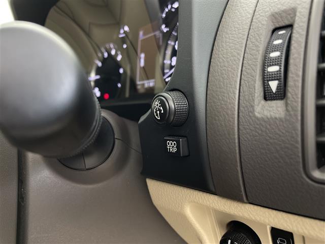 ランドクルーザープラド ＴＸ　社外ＳＤナビ　ＡＬＰＩＮＥスピーカー　バックカメラ　パーキングセンサー　社外フロアマット　リフトアップ　ＥＴＣ　ＬＤＡ　ＰＣＳ　ＡＣＣ　ＬＥＤヘッドライト　社外ＡＷ　ホワイトレタータイヤ（18枚目）