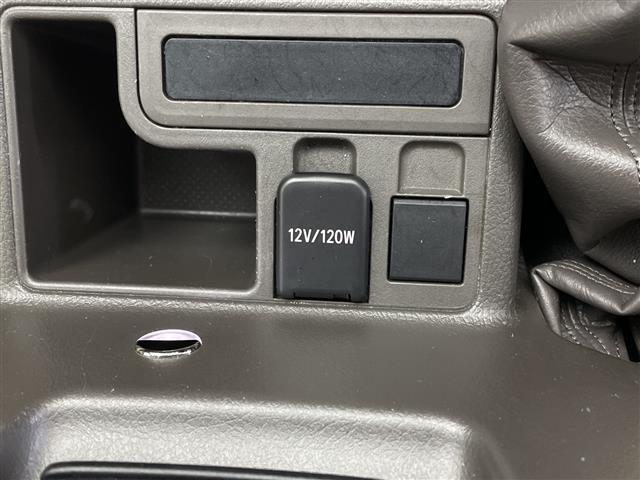 ランドクルーザープラド ＴＸ　社外ＳＤナビ　ＡＬＰＩＮＥスピーカー　バックカメラ　パーキングセンサー　社外フロアマット　リフトアップ　ＥＴＣ　ＬＤＡ　ＰＣＳ　ＡＣＣ　ＬＥＤヘッドライト　社外ＡＷ　ホワイトレタータイヤ（20枚目）