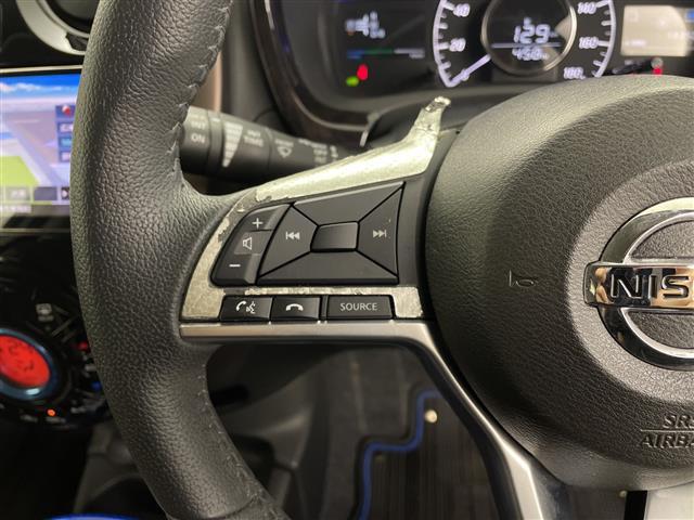 ノート ｅ－パワー　メダリスト　社外ＳＤナビ　ワンオーナー　全方位モニター　ＥＴＣ　デジタルインナーミラー　Ｐスタート　エマージェンシーブレーキ　ＬＥＤヘッド　スペアキー　ドラレコ　オートライト　純正１５インチＡＷ　コーナーセンサー（8枚目）