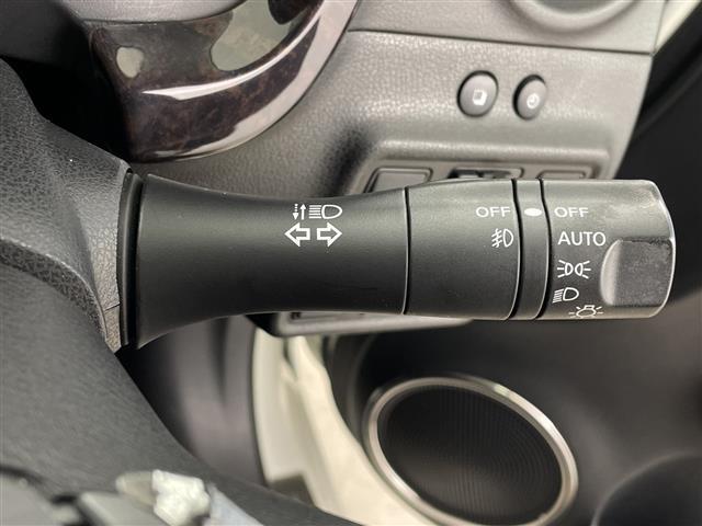 ノート ｅ－パワー　メダリスト　社外ＳＤナビ　ワンオーナー　全方位モニター　ＥＴＣ　デジタルインナーミラー　Ｐスタート　エマージェンシーブレーキ　ＬＥＤヘッド　スペアキー　ドラレコ　オートライト　純正１５インチＡＷ　コーナーセンサー（10枚目）