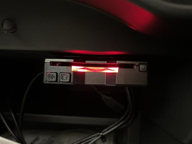 ノート ｅ－パワー　メダリスト　社外ＳＤナビ　ワンオーナー　全方位モニター　ＥＴＣ　デジタルインナーミラー　Ｐスタート　エマージェンシーブレーキ　ＬＥＤヘッド　スペアキー　ドラレコ　オートライト　純正１５インチＡＷ　コーナーセンサー（19枚目）