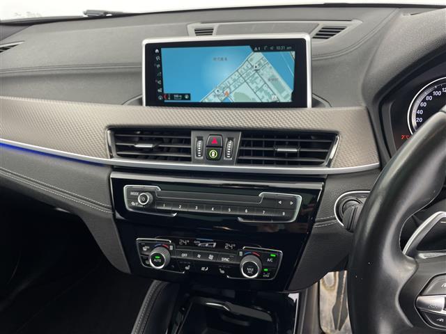 Ｘ２ ｘＤｒｉｖｅ　２０ｉ　ＭスポーツＸ　純正ＨＤＤナビ／レーダークルーズコントロール／インテリジェントセーフティ／パノラマサンルーフ／電動パーキングブレーキ／コーナーセンサ―／シートヒーター／レザーシート／パワーシート（5枚目）
