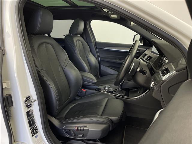 Ｘ２ ｘＤｒｉｖｅ　２０ｉ　ＭスポーツＸ　純正ＨＤＤナビ／レーダークルーズコントロール／インテリジェントセーフティ／パノラマサンルーフ／電動パーキングブレーキ／コーナーセンサ―／シートヒーター／レザーシート／パワーシート（22枚目）