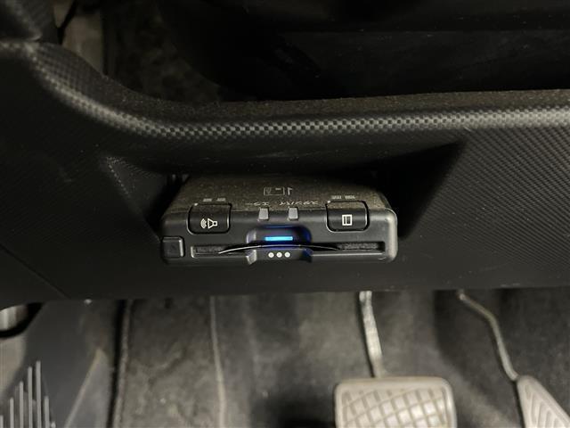 ロッキー プレミアム 純正9型ナビ ドライブレコーダー パノラマモニター ETC ハーフレザーシート 前席シートヒーター ステアリングリモコン 純正17インチAW アイドリングストップ LEDヘッドライト LEDフォグ(4枚目)