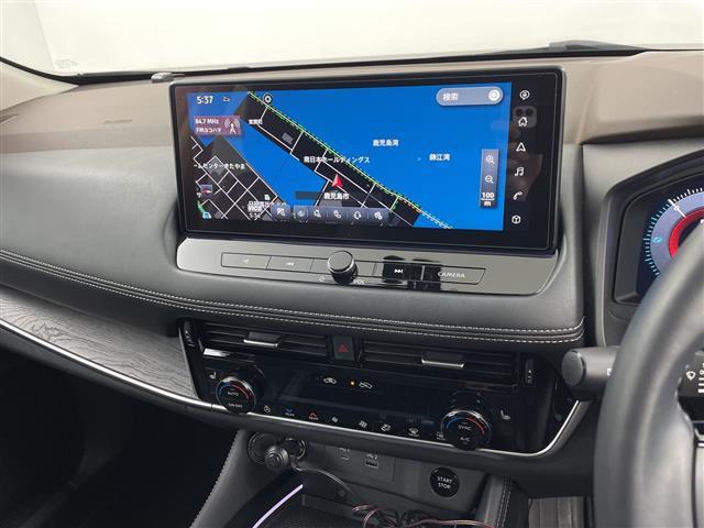 エクストレイル Ｇ　ｅ－４ＯＲＣＥ　純正１２．３型ナビ　ＢＯＳＥサウンド　パノラミックガラスルーフ　ビルトインＥＴＣ２．０　アラウンドビューモニター　踏み間違い防止アシスト　ブレーキアシスト　プリクラッシュブレーキアシスト　ＢＳＭ（5枚目）