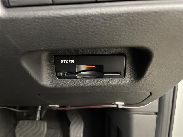 エクストレイル Ｇ　ｅ－４ＯＲＣＥ　純正１２．３型ナビ　ＢＯＳＥサウンド　パノラミックガラスルーフ　ビルトインＥＴＣ２．０　アラウンドビューモニター　踏み間違い防止アシスト　ブレーキアシスト　プリクラッシュブレーキアシスト　ＢＳＭ（10枚目）