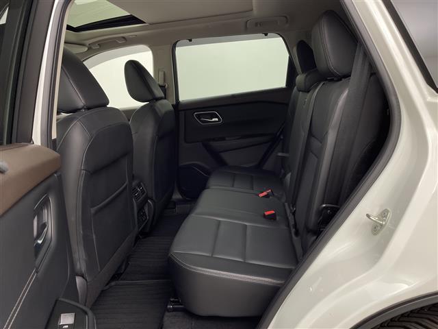 エクストレイル Ｇ　ｅ－４ＯＲＣＥ　純正１２．３型ナビ　ＢＯＳＥサウンド　パノラミックガラスルーフ　ビルトインＥＴＣ２．０　アラウンドビューモニター　踏み間違い防止アシスト　ブレーキアシスト　プリクラッシュブレーキアシスト　ＢＳＭ（25枚目）