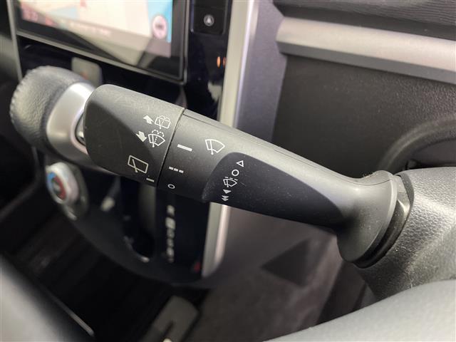 タント カスタムＲＳ　トップエディションＳＡＩＩＩ　純正ナビ　ＢＴ対応　バックカメラ　両側パワースライドドア　ＥＴＣ　シートヒーター　オートハイビーム　ステアリングスイッチ　ドライブレコーダー　純正ＡＷ１５インチ　純正フロアマット　スマートキー（7枚目）