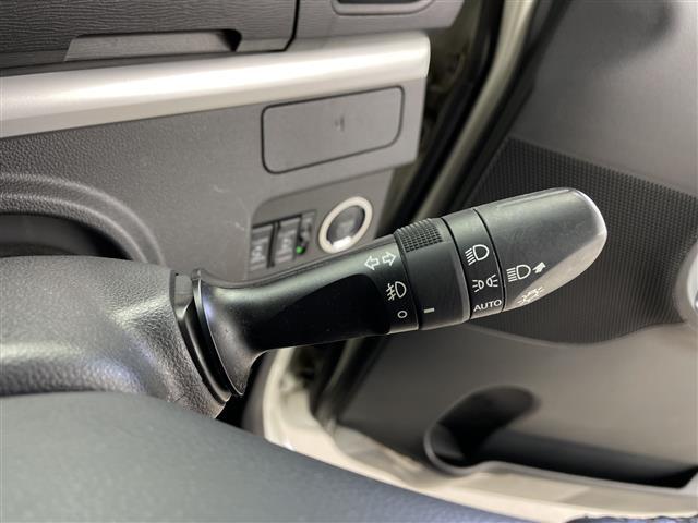 タント カスタムＲＳ　トップエディションＳＡＩＩＩ　純正ナビ　ＢＴ対応　バックカメラ　両側パワースライドドア　ＥＴＣ　シートヒーター　オートハイビーム　ステアリングスイッチ　ドライブレコーダー　純正ＡＷ１５インチ　純正フロアマット　スマートキー（8枚目）