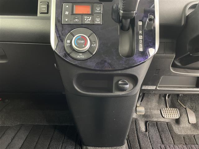 タント カスタムＲＳ　トップエディションＳＡＩＩＩ　純正ナビ　ＢＴ対応　バックカメラ　両側パワースライドドア　ＥＴＣ　シートヒーター　オートハイビーム　ステアリングスイッチ　ドライブレコーダー　純正ＡＷ１５インチ　純正フロアマット　スマートキー（14枚目）