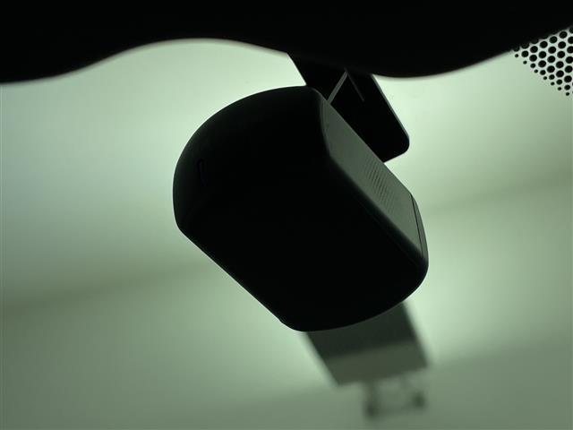 キックス Ｘ　純正ナビ　アラウンドビューモニター　ビルトインＥＴＣ　ドライブレコーダー　インテリジェントルームミラー　エマージェンシーブレーキ　プロパイロット　ハーフレザーシート　シートヒーター　ステリモ　ＬＥＤ（10枚目）