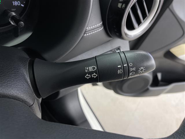 キックス Ｘ　純正ナビ　アラウンドビューモニター　ビルトインＥＴＣ　ドライブレコーダー　インテリジェントルームミラー　エマージェンシーブレーキ　プロパイロット　ハーフレザーシート　シートヒーター　ステリモ　ＬＥＤ（14枚目）