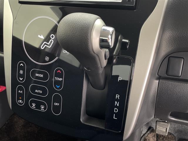 デイズ ハイウェイスターＸ　Ｖセレクション＋セーフティＩＩ　純正ナビ　ＢＴ対応　アラウンドビューモニター　前後ドライブレコーダー　エマージェンシーブレーキ　純正１４インチＡＷ　純正フロアマット　スマートキー　キセノンヘッドライト　オートライト　横滑り防止装置（6枚目）