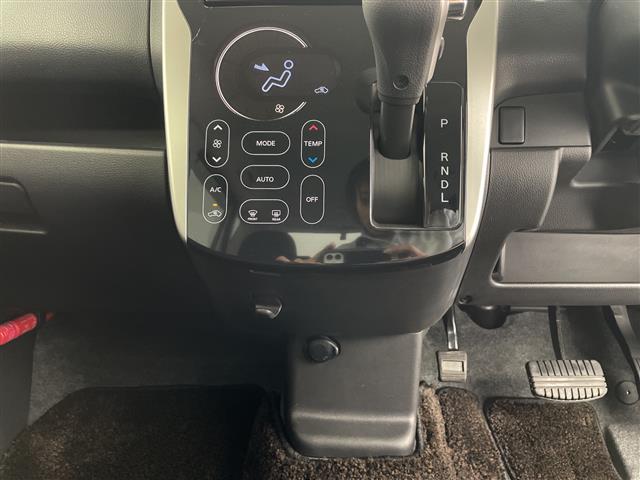 デイズ ハイウェイスターＸ　Ｖセレクション＋セーフティＩＩ　純正ナビ　ＢＴ対応　アラウンドビューモニター　前後ドライブレコーダー　エマージェンシーブレーキ　純正１４インチＡＷ　純正フロアマット　スマートキー　キセノンヘッドライト　オートライト　横滑り防止装置（7枚目）