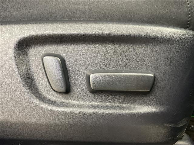 アルファード ２．５Ｓ　Ｃパッケージ　メーカーナビ　ＪＢＬサウンドシステム　純正フリップダウンモニター　ツインムーンルーフ　ドライブレコーダー　パノラミックビューモニター　デジタルインナーミラー　ビルトインＥＴＣ２．０　セーフティセンス（17枚目）