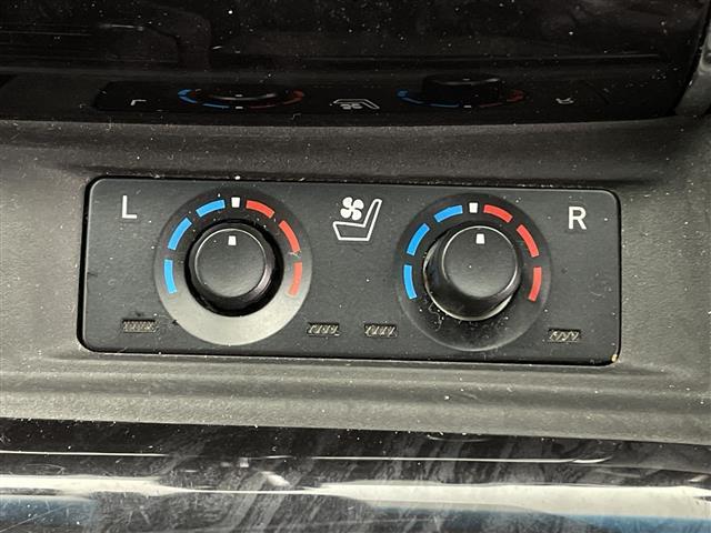 アルファード ２．５Ｓ　Ｃパッケージ　メーカーナビ　ＪＢＬサウンドシステム　純正フリップダウンモニター　ツインムーンルーフ　ドライブレコーダー　パノラミックビューモニター　デジタルインナーミラー　ビルトインＥＴＣ２．０　セーフティセンス（18枚目）