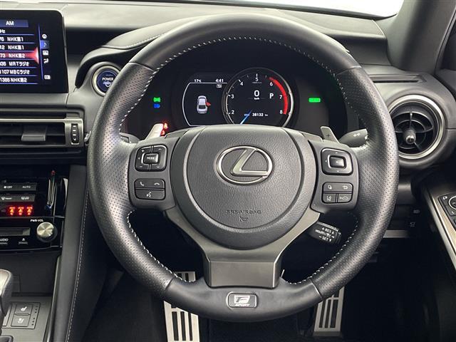 IS IS300h Fスポーツ 純正12.3型ナビ パノラミックビューモニター サンルーフ ETC2.0 シートヒーター レクサスセーフティシステム プリクラッシュセーフティ レーダークルーズコントロール レーントレーシングアシスト(6枚目)