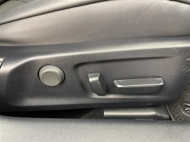 IS IS300h Fスポーツ 純正12.3型ナビ パノラミックビューモニター サンルーフ ETC2.0 シートヒーター レクサスセーフティシステム プリクラッシュセーフティ レーダークルーズコントロール レーントレーシングアシスト(16枚目)