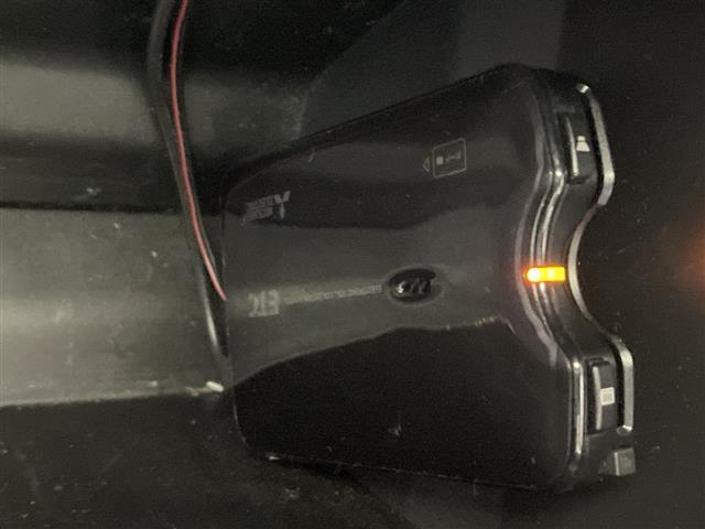 タント カスタムＲＳ　トップエディションＳＡＩＩ　純正ナビ　バックカメラ　両側パワースライドドア　ＥＴＣ　ミラー型ドライブレコーダー　社外レーダー探知機　純正フロアマット　ＬＥＤヘッドライト　コーナーセンサー　純正ＡＷ１５インチ　スマートキー（9枚目）