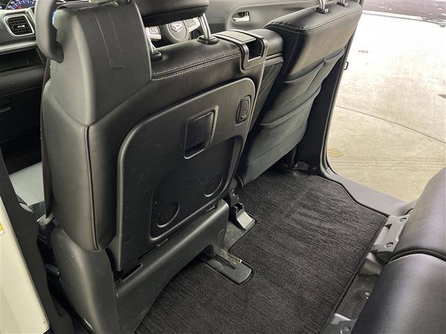 タント カスタムＲＳ　トップエディションＳＡＩＩ　純正ナビ　バックカメラ　両側パワースライドドア　ＥＴＣ　ミラー型ドライブレコーダー　社外レーダー探知機　純正フロアマット　ＬＥＤヘッドライト　コーナーセンサー　純正ＡＷ１５インチ　スマートキー（18枚目）