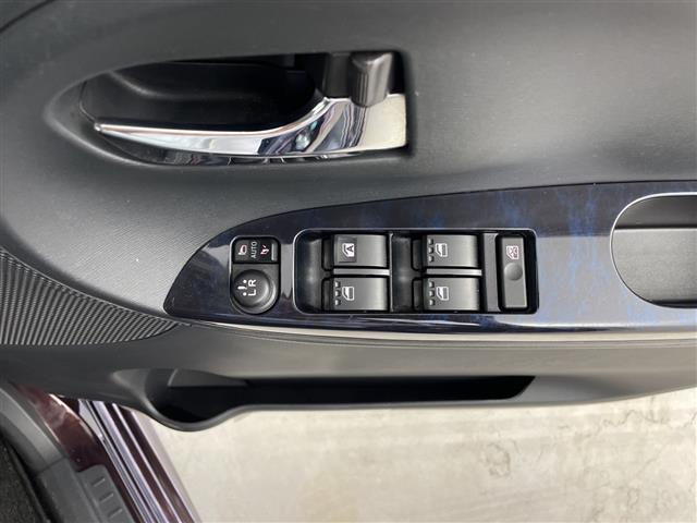 タント カスタムＲＳ　トップエディションＳＡＩＩ　純正ナビ　両側パワースライドドア　ＥＴＣ　衝突軽減ブレーキ　ステアリングリモコン　オートライト　バックカメラ　純正フロアマット　純正１５インチアルミホイール　プッシュスタートボタン　スマートキー（13枚目）