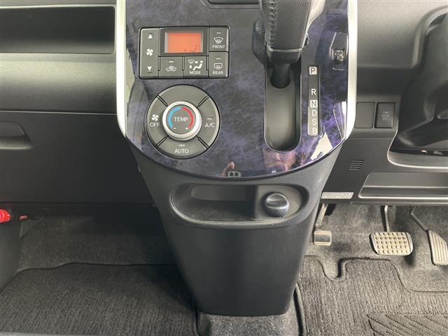 タント カスタムＲＳ　トップエディションＳＡＩＩ　純正ナビ　両側パワースライドドア　ＥＴＣ　衝突軽減ブレーキ　ステアリングリモコン　オートライト　バックカメラ　純正フロアマット　純正１５インチアルミホイール　プッシュスタートボタン　スマートキー（14枚目）