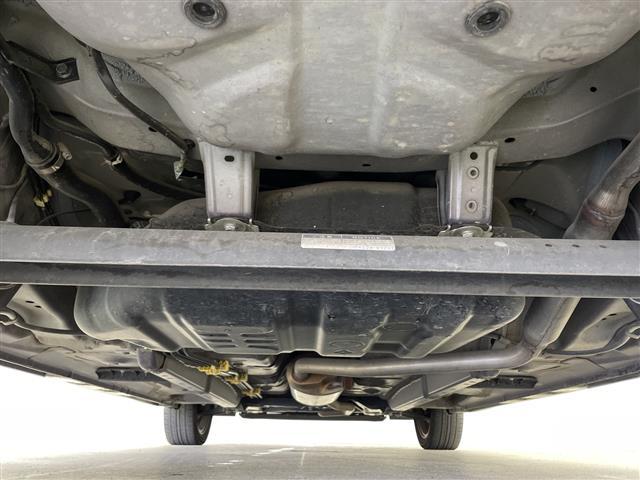 タント カスタムＲＳ　トップエディションＳＡＩＩ　純正ナビ　両側パワースライドドア　ＥＴＣ　衝突軽減ブレーキ　ステアリングリモコン　オートライト　バックカメラ　純正フロアマット　純正１５インチアルミホイール　プッシュスタートボタン　スマートキー（41枚目）