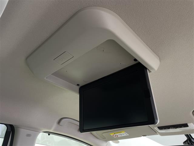 セレナ ｅ－パワー　ハイウェイスターＶ　ワンオーナー　純正ナビ　純正フリップダウンモニター　アラウンドビューモニター　プロパイロット　インテリジェントルームミラー　エマージェンシーブレーキ　コーナーセンサー　ドアバイザー　ＬＥＤヘッドライト（2枚目）