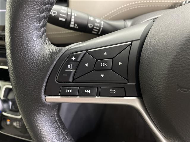 セレナ ｅ－パワー　ハイウェイスターＶ　ワンオーナー　純正ナビ　純正フリップダウンモニター　アラウンドビューモニター　プロパイロット　インテリジェントルームミラー　エマージェンシーブレーキ　コーナーセンサー　ドアバイザー　ＬＥＤヘッドライト（7枚目）