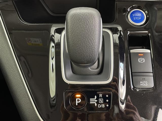 セレナ ｅ－パワー　ハイウェイスターＶ　ワンオーナー　純正ナビ　純正フリップダウンモニター　アラウンドビューモニター　プロパイロット　インテリジェントルームミラー　エマージェンシーブレーキ　コーナーセンサー　ドアバイザー　ＬＥＤヘッドライト（14枚目）