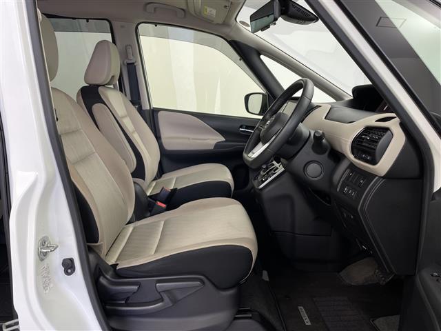 セレナ ｅ－パワー　ハイウェイスターＶ　ワンオーナー　純正ナビ　純正フリップダウンモニター　アラウンドビューモニター　プロパイロット　インテリジェントルームミラー　エマージェンシーブレーキ　コーナーセンサー　ドアバイザー　ＬＥＤヘッドライト（22枚目）