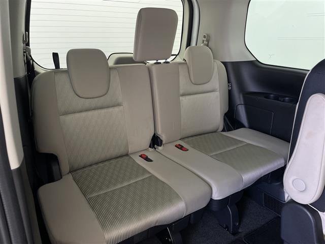 セレナ ｅ－パワー　ハイウェイスターＶ　ワンオーナー　純正ナビ　純正フリップダウンモニター　アラウンドビューモニター　プロパイロット　インテリジェントルームミラー　エマージェンシーブレーキ　コーナーセンサー　ドアバイザー　ＬＥＤヘッドライト（24枚目）