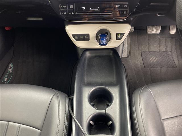 プリウス Ｓセーフティプラス　モデリスタエアロ　ＴＥＩＮ車高調　純正ナビ　ＨＤＭＩ　バックカメラ　ヘッドアップディスプレイ　クリアランスソナー　電動格納ミラー　ＥＴＣ　オートマチックハイビーム　ステアリングリモコン　シートカバー（15枚目）