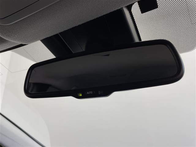 プリウス Ｓセーフティプラス　モデリスタエアロ　ＴＥＩＮ車高調　純正ナビ　ＨＤＭＩ　バックカメラ　ヘッドアップディスプレイ　クリアランスソナー　電動格納ミラー　ＥＴＣ　オートマチックハイビーム　ステアリングリモコン　シートカバー（17枚目）