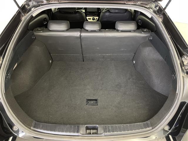 プリウス Ｓセーフティプラス　モデリスタエアロ　ＴＥＩＮ車高調　純正ナビ　ＨＤＭＩ　バックカメラ　ヘッドアップディスプレイ　クリアランスソナー　電動格納ミラー　ＥＴＣ　オートマチックハイビーム　ステアリングリモコン　シートカバー（20枚目）