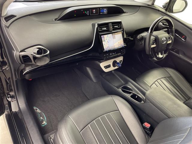 プリウス Ｓセーフティプラス　モデリスタエアロ　ＴＥＩＮ車高調　純正ナビ　ＨＤＭＩ　バックカメラ　ヘッドアップディスプレイ　クリアランスソナー　電動格納ミラー　ＥＴＣ　オートマチックハイビーム　ステアリングリモコン　シートカバー（25枚目）