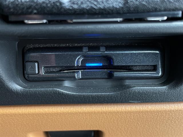 ＣＸ－６０ ＸＤ－ハイブリッド　プレミアムスポーツ　純正ナビ　Ｂｌｕｅｔｏｏｔｈ　フルセグＴＶ　ワンオーナー　４ＷＤ　ターボ　パドルシフト　レーダークルーズコントロール　全方位カメラ　サンルーフ　パワーバックドア　パワーバックドア　シートヒーター（3枚目）