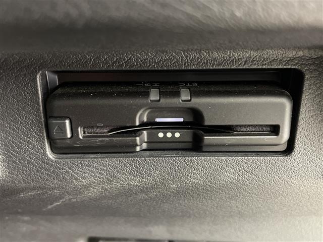 キックス オーテック　ワンオーナー　純正ナビ　アラウンドビューモニター　プロパイロット　ドライブレコーダー　ハンドルヒーター　シートヒーター　クリアランスソナー　デジタルインナーミラー　ビルドインＥＴＣ　オートハイビーム（4枚目）