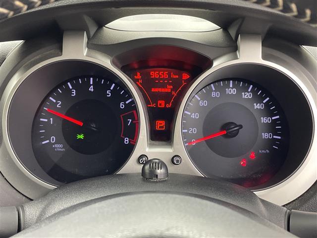 ジューク １５ＲＸ　Ｖアーバンセレクション　ワンオーナー　純正ＳＤナビ　アラウンドビューモニター　バックカメラ　ＥＴＣ　レーンキープアシスト　前方ドライブレコーダー　革巻きステアリング　ステアリングリモコン　純正１７インチアルミホイール（8枚目）