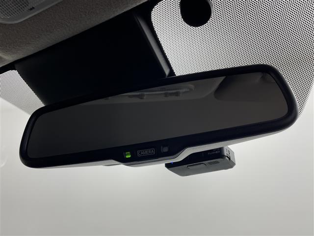 ジューク １５ＲＸ　Ｖアーバンセレクション　ワンオーナー　純正ＳＤナビ　アラウンドビューモニター　バックカメラ　ＥＴＣ　レーンキープアシスト　前方ドライブレコーダー　革巻きステアリング　ステアリングリモコン　純正１７インチアルミホイール（12枚目）