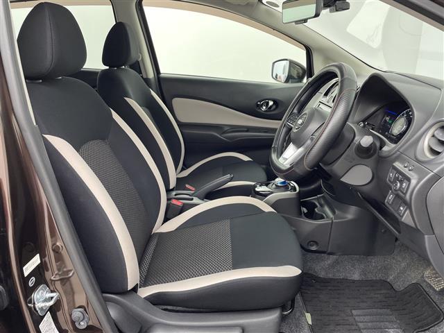 ノート ｅ－パワー　Ｘ　純正ナビ　アラウンドビューモニター　エマージェンシーブレーキ　ナビ連動ドライブレコーダー　デジタルインナーミラー　純正フロアマット　コーナーセンサー　プッシュスタートボタン　ビルドインＥＴＣ　ステリモ（26枚目）