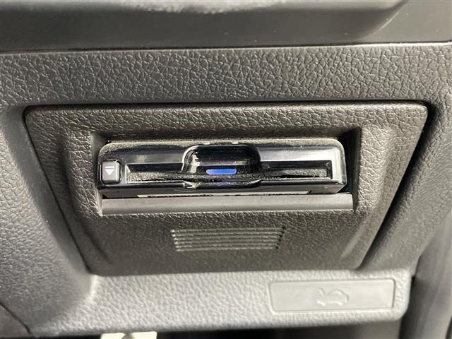 レヴォーグ 1.6STIスポーツアイサイト 社外ナビ レーダークルーズコントロール パドルシフト シートヒーター ブラインドスポットモニター オートハイビーム レザーシート ヘッドライトレベライザー ヒルスタートアシスト プッシュスタートボタン(4枚目)