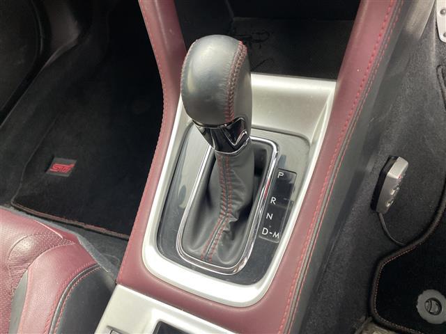 レヴォーグ 1.6STIスポーツアイサイト 社外ナビ レーダークルーズコントロール パドルシフト シートヒーター ブラインドスポットモニター オートハイビーム レザーシート ヘッドライトレベライザー ヒルスタートアシスト プッシュスタートボタン(12枚目)