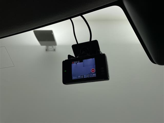 ルーミー カスタムＧ－Ｔ　純正９インチナビ（ＣＤ／ＤＶＤ／ＢＴ／フルセグＴＶ）／純正フリップダウンモニター／両側パワースライドドア／レーダークルーズコントロール／スマートアシスト／パノラミックビューモニター（3枚目）
