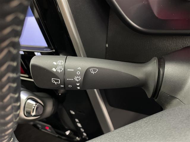 ルーミー カスタムＧ－Ｔ　純正９インチナビ（ＣＤ／ＤＶＤ／ＢＴ／フルセグＴＶ）／純正フリップダウンモニター／両側パワースライドドア／レーダークルーズコントロール／スマートアシスト／パノラミックビューモニター（8枚目）