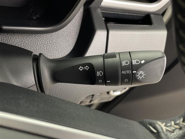 ルーミー カスタムＧ－Ｔ　純正９インチナビ（ＣＤ／ＤＶＤ／ＢＴ／フルセグＴＶ）／純正フリップダウンモニター／両側パワースライドドア／レーダークルーズコントロール／スマートアシスト／パノラミックビューモニター（9枚目）