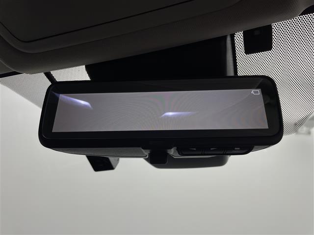 ＲＡＶ４ Ｇ　Ｚパッケージ　純正９インチＳＤナビ【ＮＳＺＴ－Ｙ６８Ｔ】フルセグテレビＣＤ／ＤＶＤ／ＳＤ／ＦＭ／ＡＭ／Ｂｌｕｅｔｏｏｔｈ運転席メモリーパワーシートパワーバックドア電動パーキングブレーキ（3枚目）